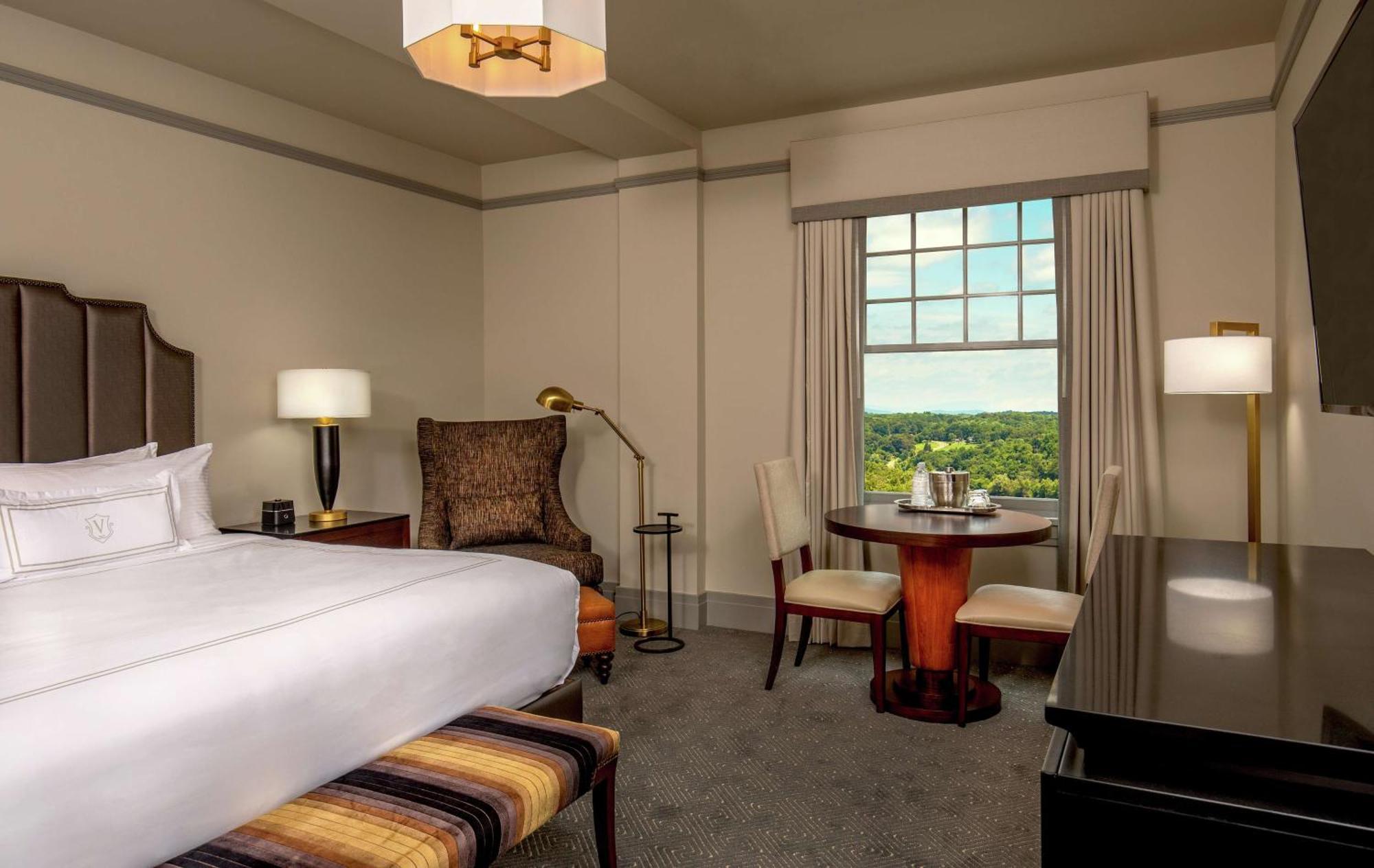 The Virginian Lynchburg, Curio Collection By Hilton Hotel Buitenkant foto